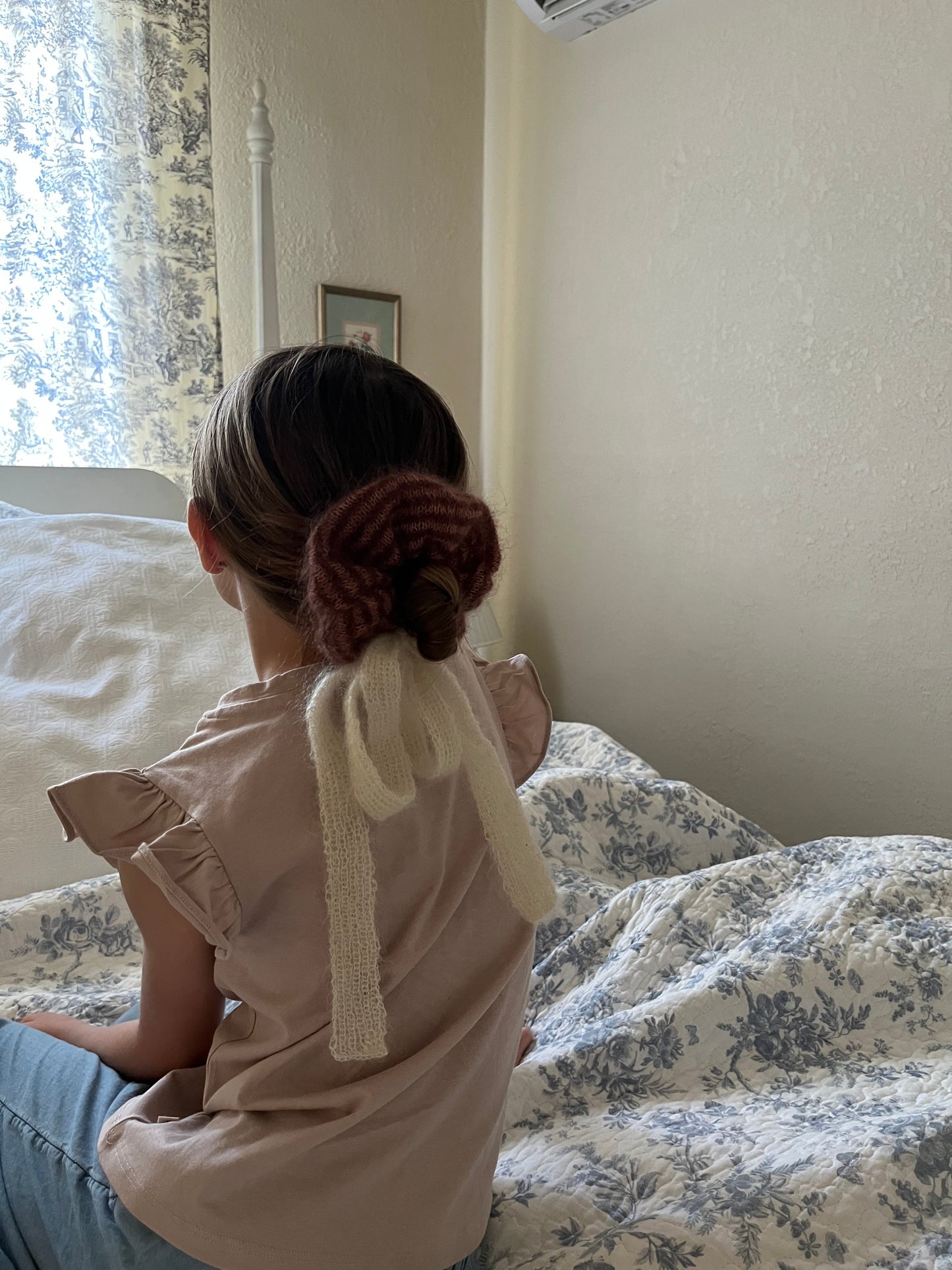 Mohair tie scrunchie